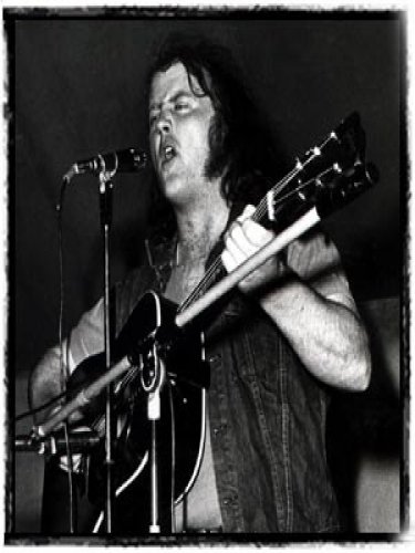 1901_5144_with_guitar_15_gallery