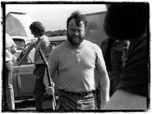 6318_8316_with_guitar_10_gallery